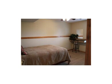 Large 4th Bedroom/Guest Bedroom
