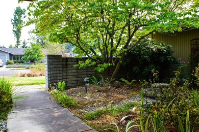 1975 Camellia Ave, Medford, OR 97504 - photo 2