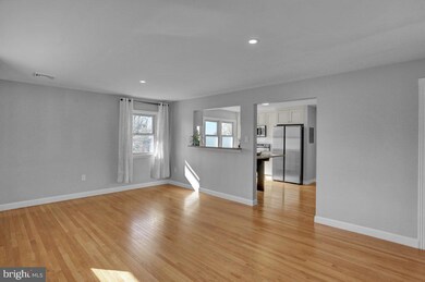 931 N Hanover St unit 2ND FL, Pottstown, PA 19464 - photo 7