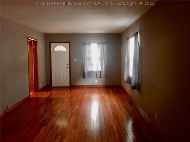 533 18th St, Dunbar, WV 25064 - photo 2