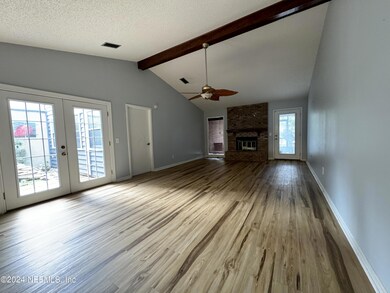 5561 Mariners Cove Dr, Jacksonville, FL 32210 - photo 6