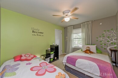 219 Winslow Ct, Naperville, IL 60565 - photo 3