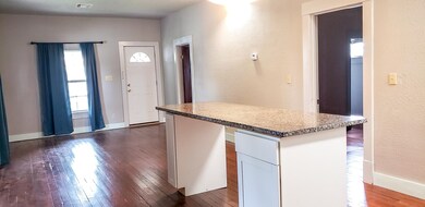 521 W Oklahoma Ave, Enid, OK 73701 - photo 5