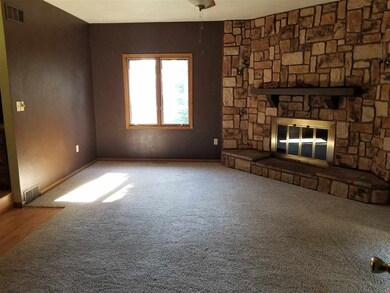 3225 Carlton Dr, Cedar Falls, IA 50613 - photo 3