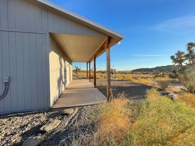 11328 S Kinard Rd, Yucca, AZ 86438 - photo 6