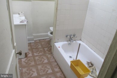 2540 W Lafayette Ave, Baltimore, MD 21216 - photo 7