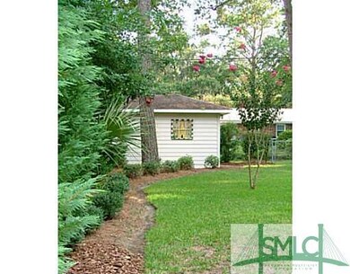 Exterior Back. Even the storage shed has water, el
