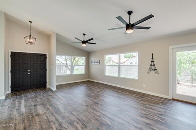 Entry/Living Room