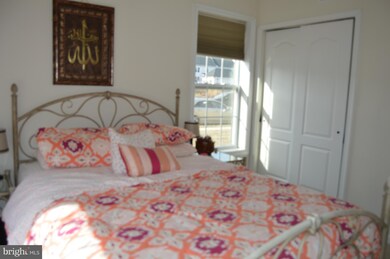 43172 Loudoun Reserve Dr, Ashburn, VA 20148 - photo 2