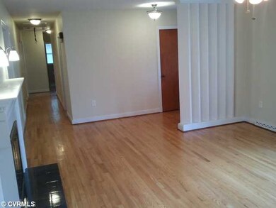 Foyer - Foyer divider gives a formal entry with si