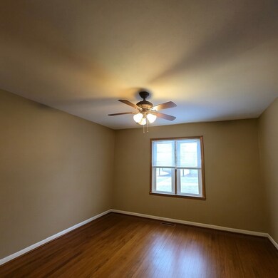 307 Wayne Dr, Hopkinsville, KY 42240 - photo 2