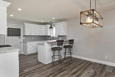705 W Wasson St-6