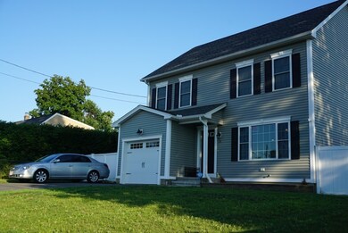 35 Arcadia Blvd, Springfield, MA 01118 - photo 2