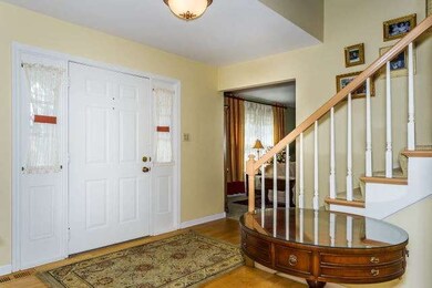 1519 Huntleigh Dr, Wheaton, IL 60189 - photo 2