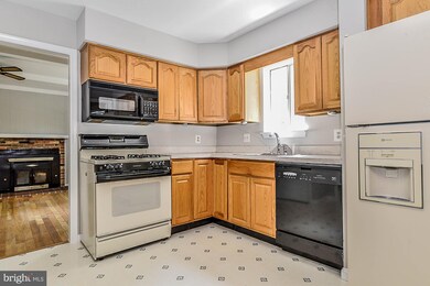 6811 Stoneybrooke Ln, Alexandria, VA 22306 - photo 7