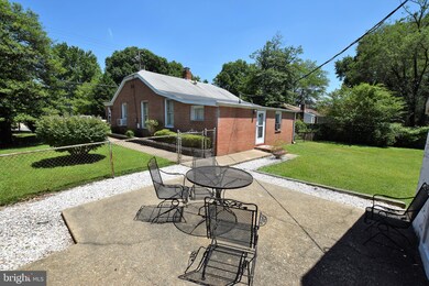 2917 Groveton St, Alexandria, VA 22306 - photo 4