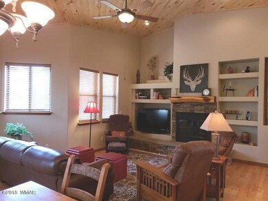 006_Living Room