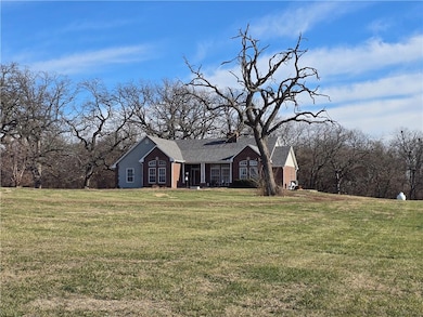 1301 S Sloan St, Maysville, MO 64469 - photo 3