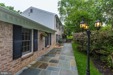 11221 Joshua Tree Place, North Potomac, MD 20878 - photo 2