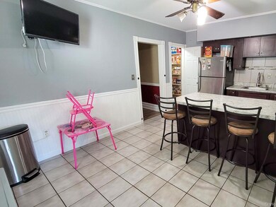 Newly remodeled kitchen with lots of room!