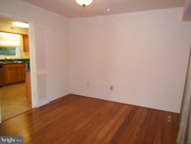 4800 Rockingham Ln, Bowie, MD 20715 - photo 6