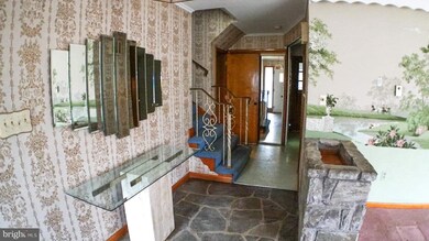 711 Spruce St, Reading, PA 19611 - photo 3