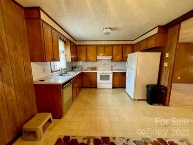 1580 Allen Ln, Conover, NC 28613 - photo 7