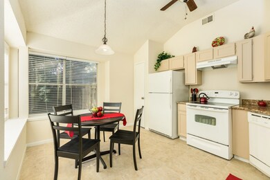 3201 Fox Run Dr, Alvin, TX 77511 - photo 5