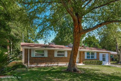 002-photo-front-view-8265249