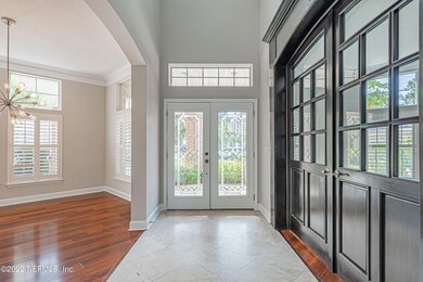 2 Foyer