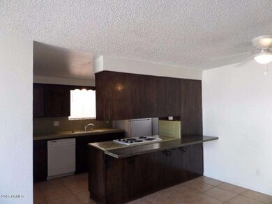Breakfast Bar/Dining Area