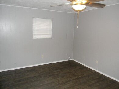 112 Belmont St, Hurst, TX 76053 - photo 5