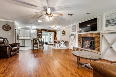 712 Kiowa Dr E, Gainesville, TX 76240 - photo 4