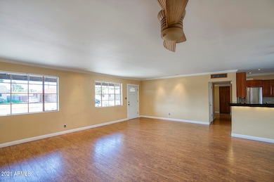 2118 W CACTUS WREN DR