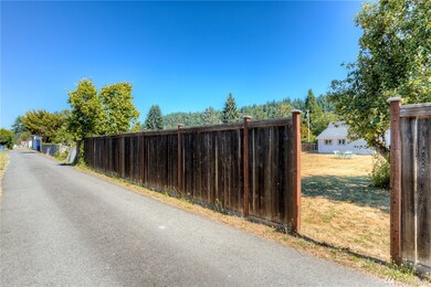 213 Bowlin Ave NE, Orting, WA 98360 - photo 2