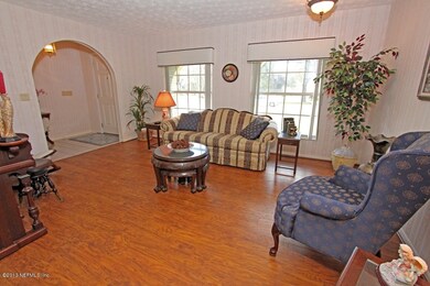 6827 Bakersfield Dr, Jacksonville, FL 32210 - photo 3