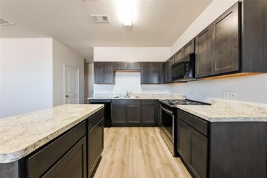 1301 Mallard Cove, Ennis, TX 75119 - photo 6