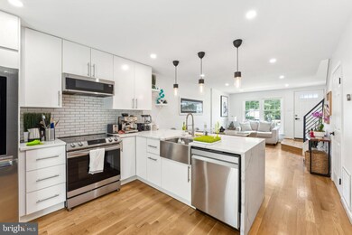 6537 Brick Hearth Ct, Alexandria, VA 22306 - photo 7