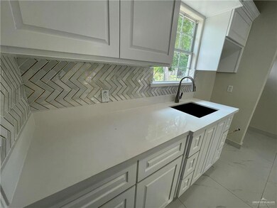 422 E Chapa Ave, Pharr, TX 78577 - photo 5