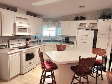 370 53rd Ave N unit 690, Saint Petersburg, FL 33703 - photo 5