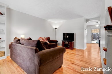 Jessie Zamudio - 2515 Abbington Drive-8