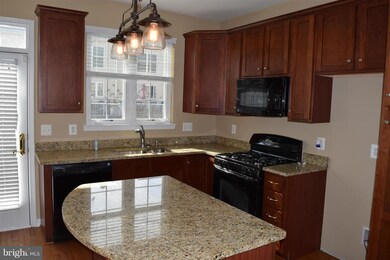 42599 Pine Forest Dr, Chantilly, VA 20152 - photo 2