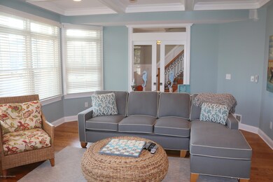 16 White - inside 035