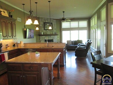 4337 SW Shenandoah Rd, Topeka, KS 66610 - photo 4