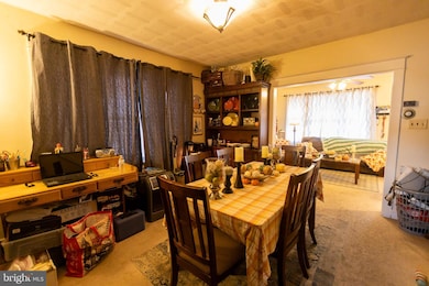 411 Fairview St, Reading, PA 19605 - photo 5