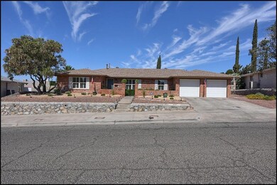 10834 Vista Lomas Dr, El Paso, TX 79935 - photo 2