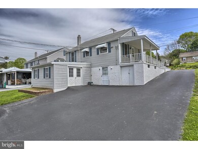 978 W Philadelphia Ave, Boyertown, PA 19512 - photo 2