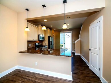 Breakfast bar/kitchen