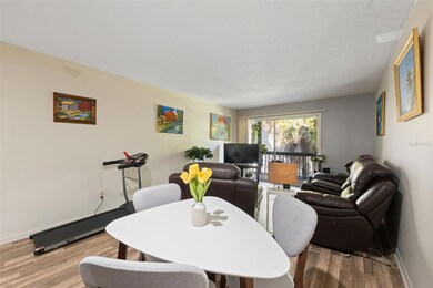 6308 Newtown Cir unit 8B2, Tampa, FL 33615 - photo 6