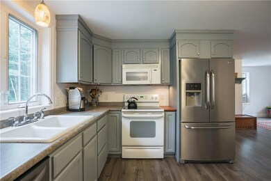 8 Easy St, Standish, ME 04084 - photo 4